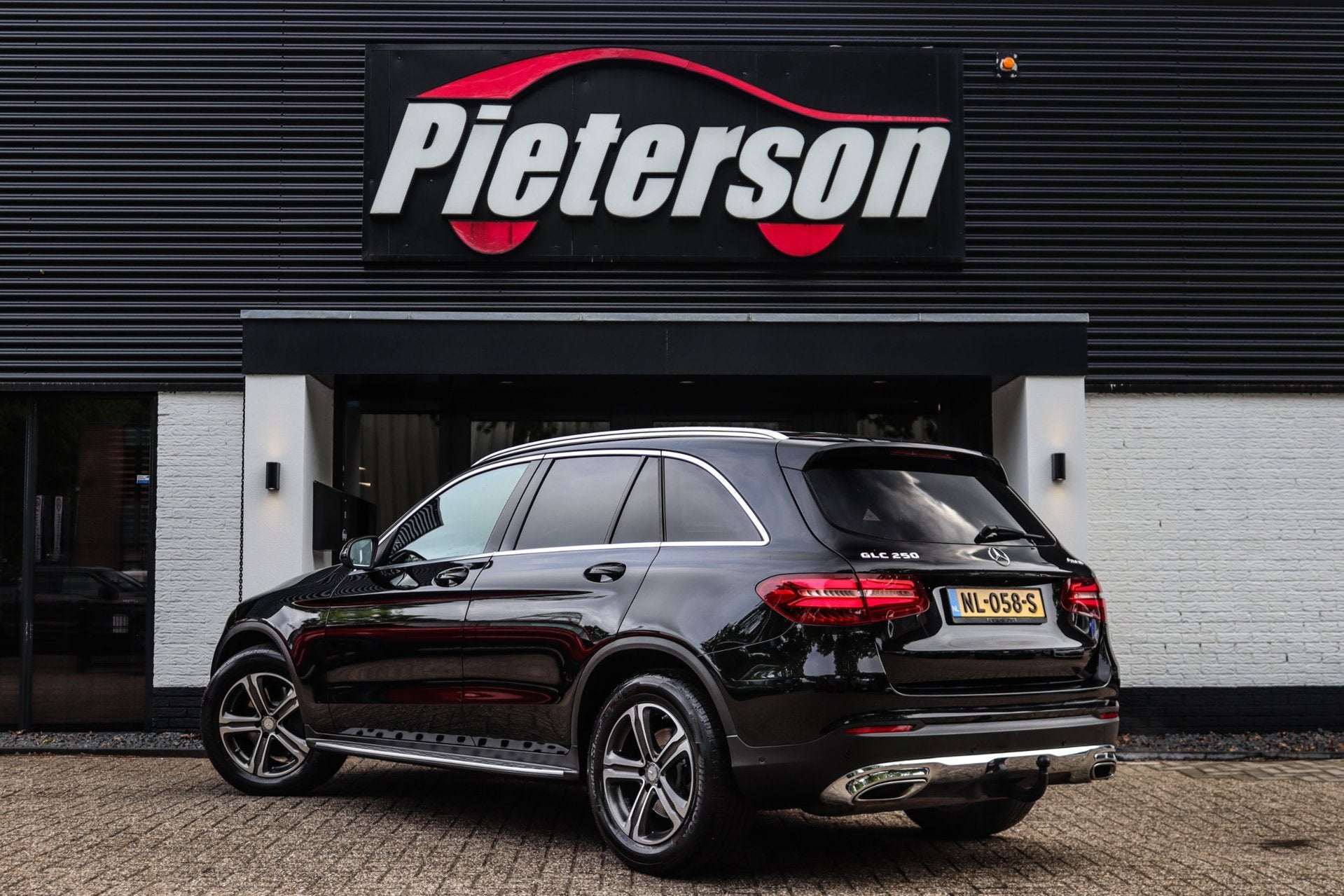 Mercedes-Benz GLC-klasse 250 4MATIC AMG TREKHAAK XENON, Auto's, Automaat, 15 km/l, Gebruikt, 4 cilinders