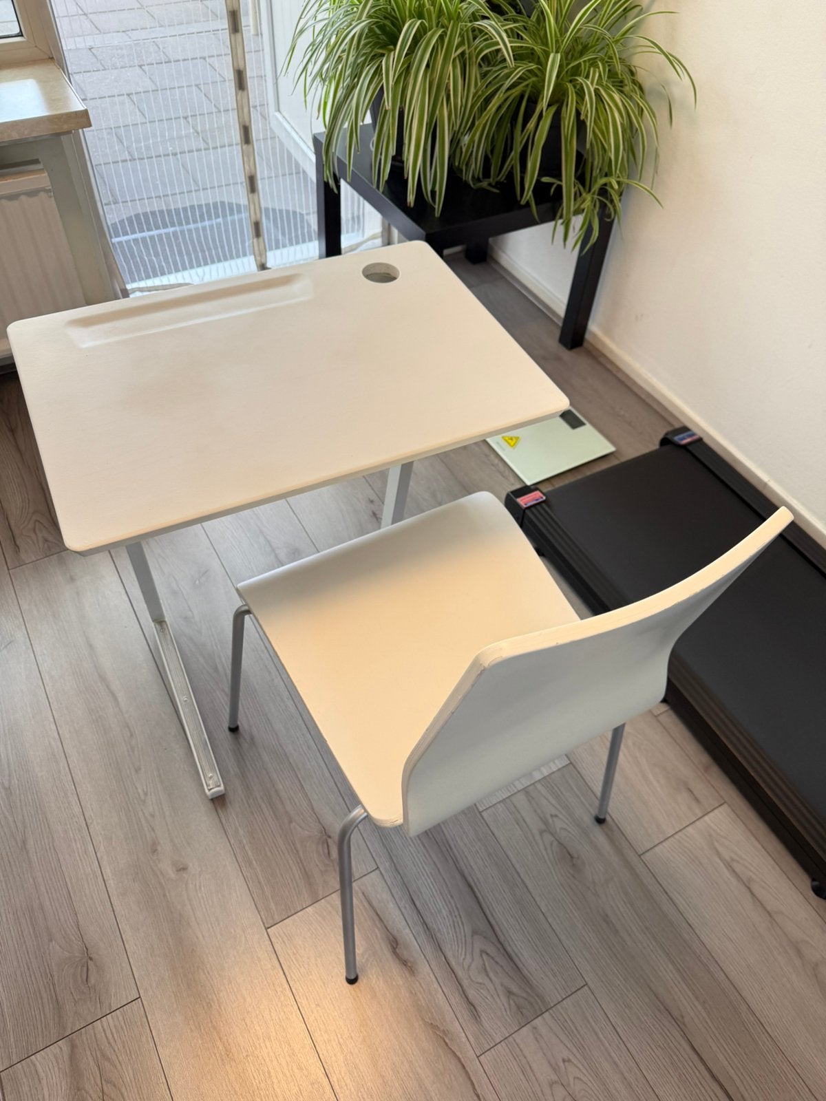 Tafel en stoel voor kinderen voor studie., Ophalen, Zo goed als nieuw, Wit, Overige typen