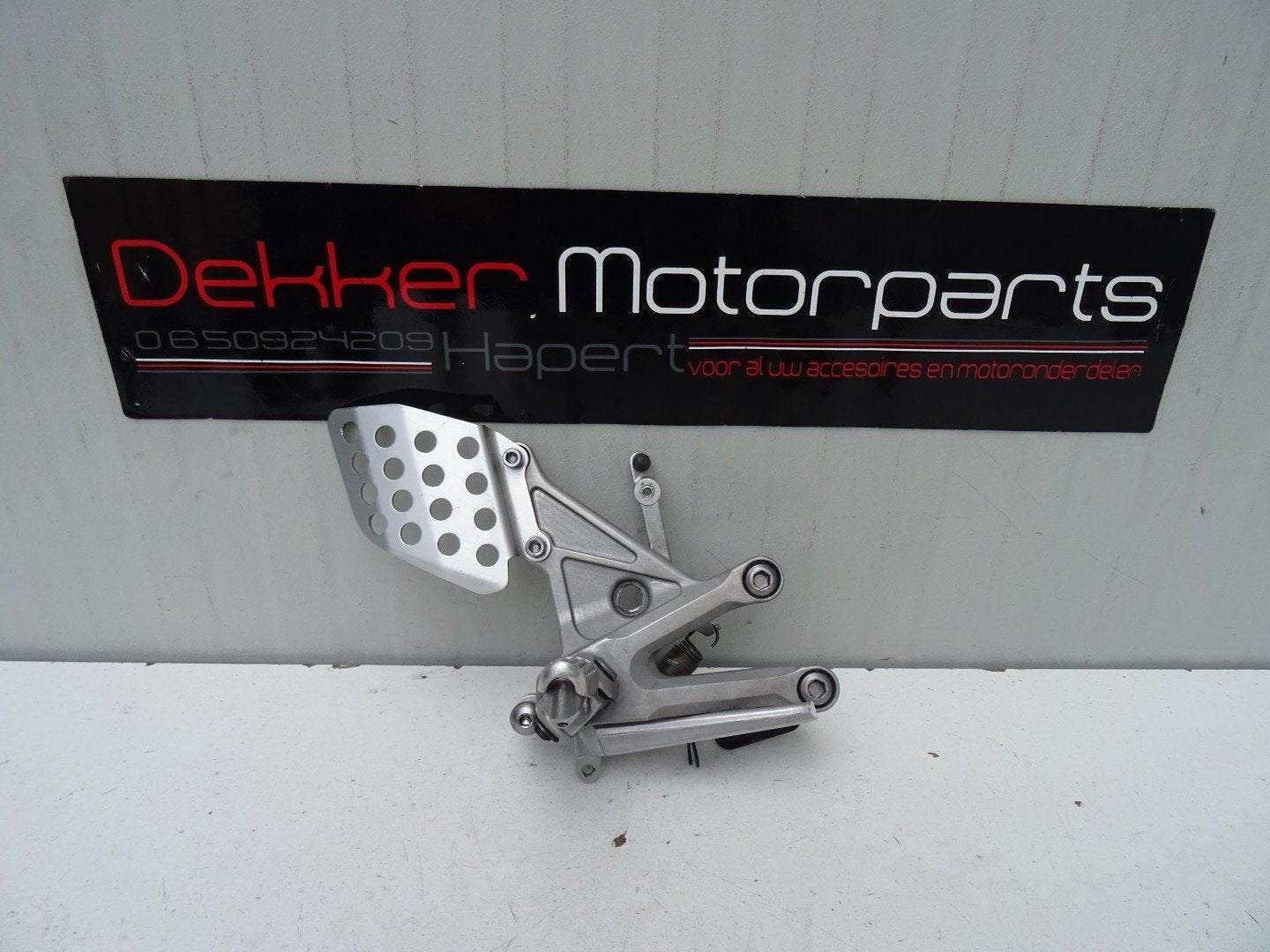 Schetsplaat Rechter voetsteun Honda CBR1000RR 2004-2007 SC57, Motoren, Onderdelen | Honda, Gebruikt, -, -, Ophalen of Verzenden