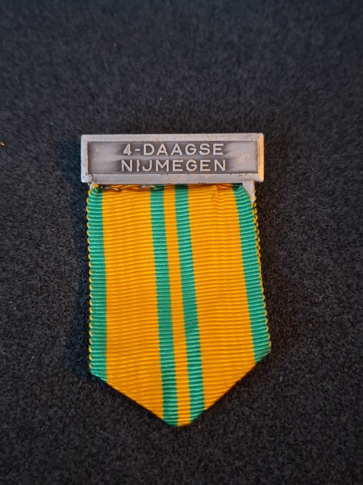 oud model gesp en lint vierdaagse Nijmegen, Ophalen of Verzenden, Landmacht, Nederland, Embleem of Badge