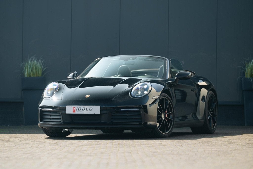 Porsche 911 Carrera S Cabrio (992) 450pk | Sport Chrono | Sp, Gebruikt, Cabriolet, 4 stoelen, Zwart