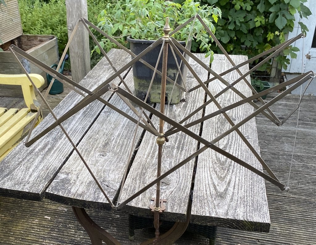 Leuke Metalen Parapluhaspel - wolhaspel yarn swift antiek, Hobby en Vrije tijd, Ophalen of Verzenden, Gebruikt, Overige typen