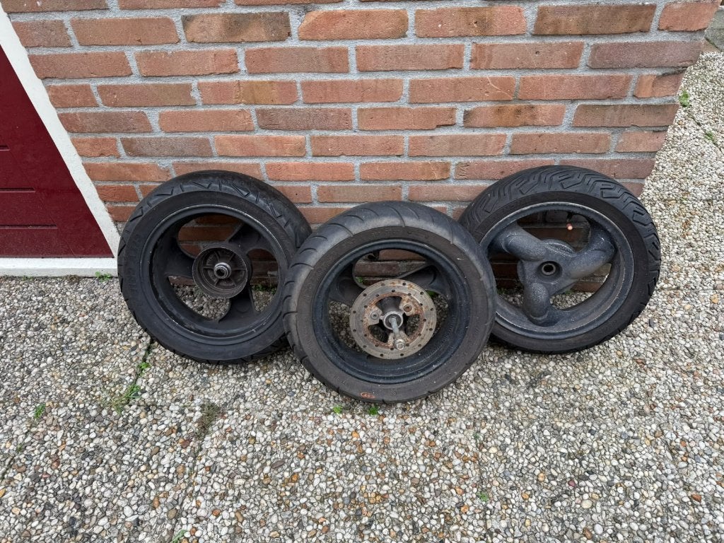 Kymco agility 50 12" voor + achterbanden, Fietsen en Brommers, Ophalen of Verzenden, Gebruikt, Overige typen, Kymco