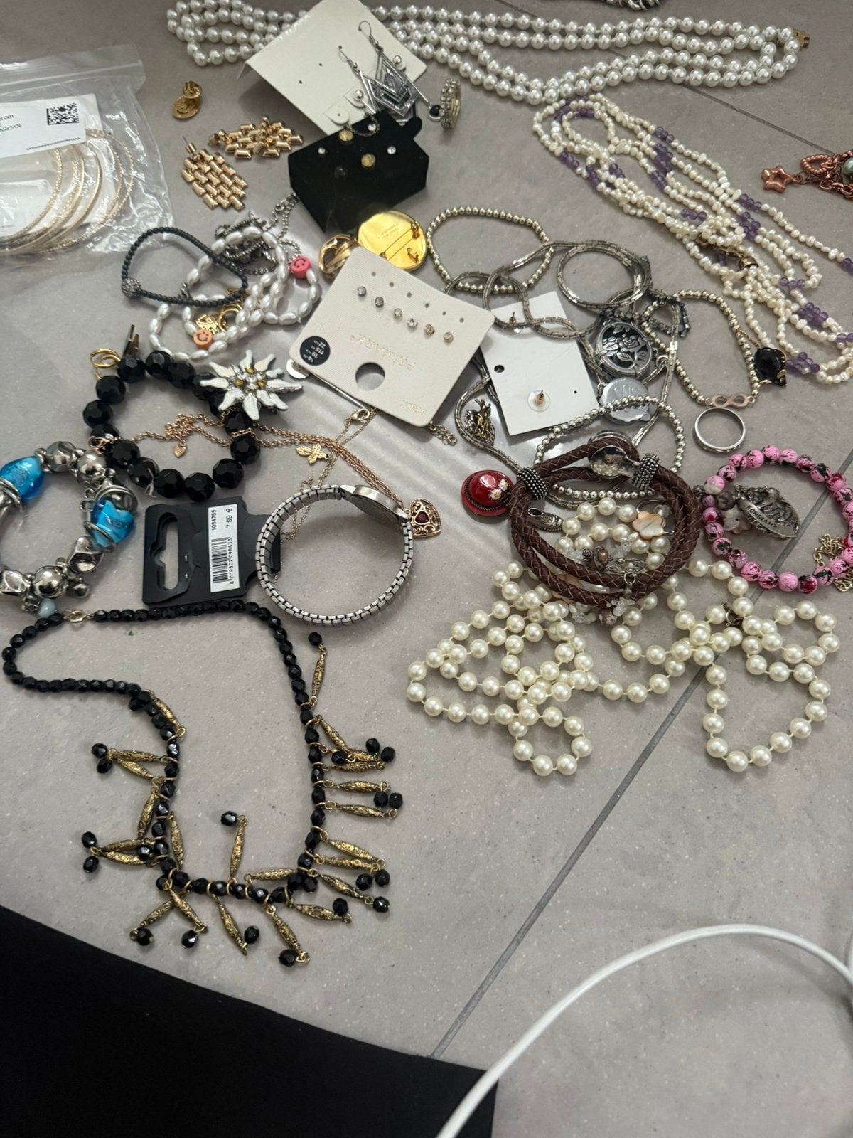 Allis sieraden  €15, Ophalen of Verzenden, Zo goed als nieuw, Overige materialen