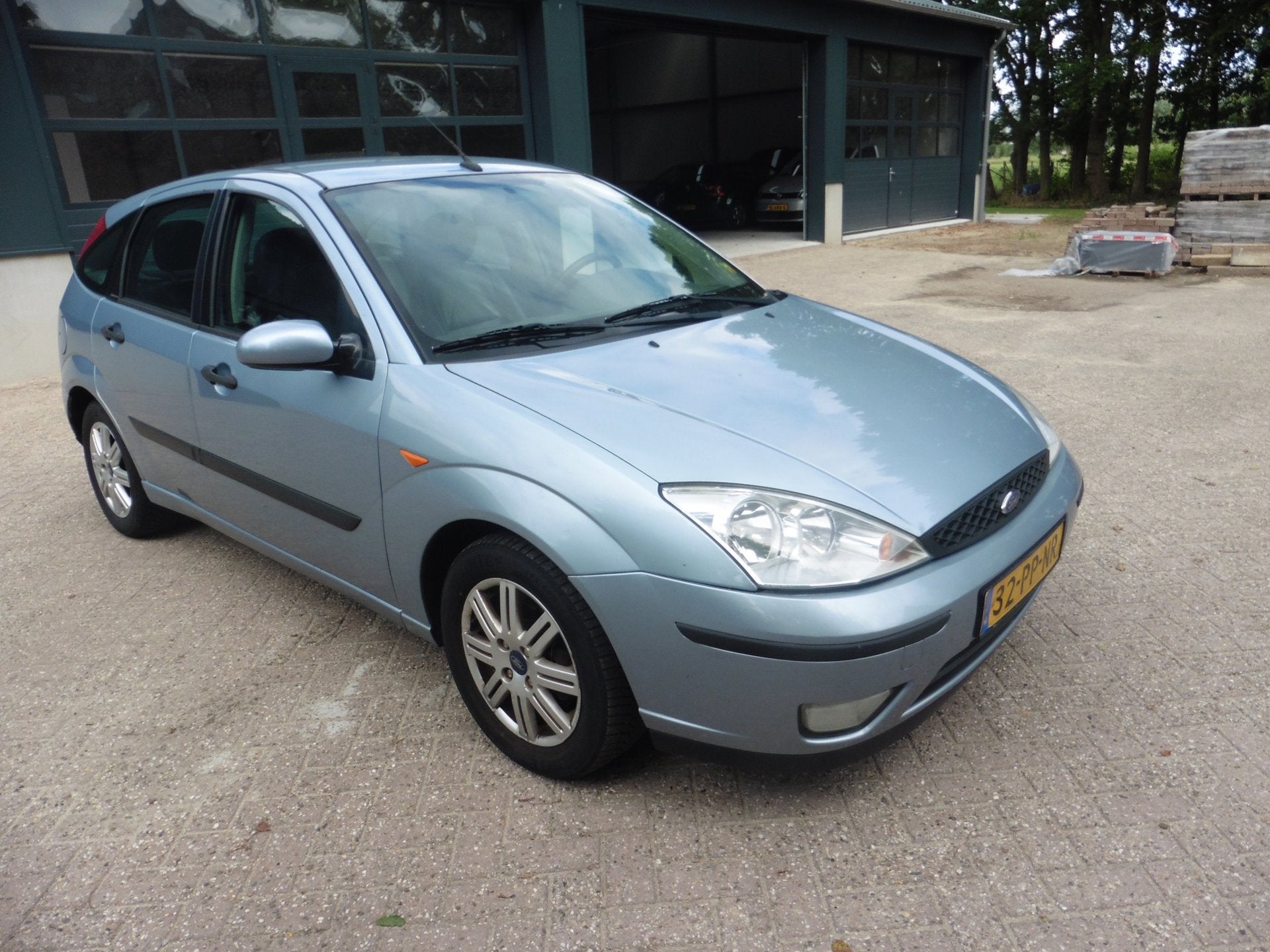 Ford Focus 1.6-16V Futura, 1596 cc, Gebruikt, Zwart, 4 cilinders
