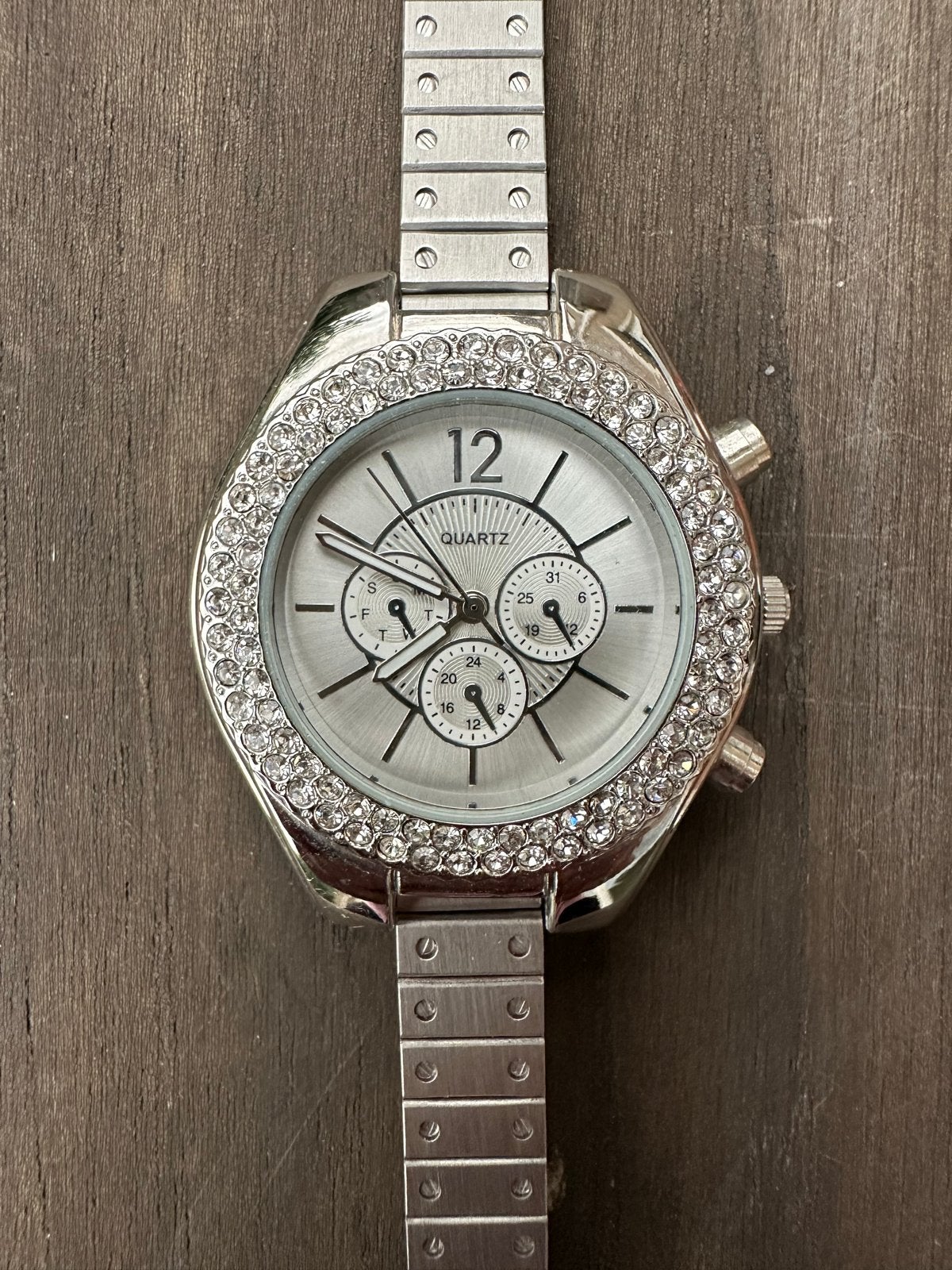 Stijlvol Zilverkleurig Horloge met Strass Steentjes, Overige merken, Gebruikt, Staal, Polshorloge