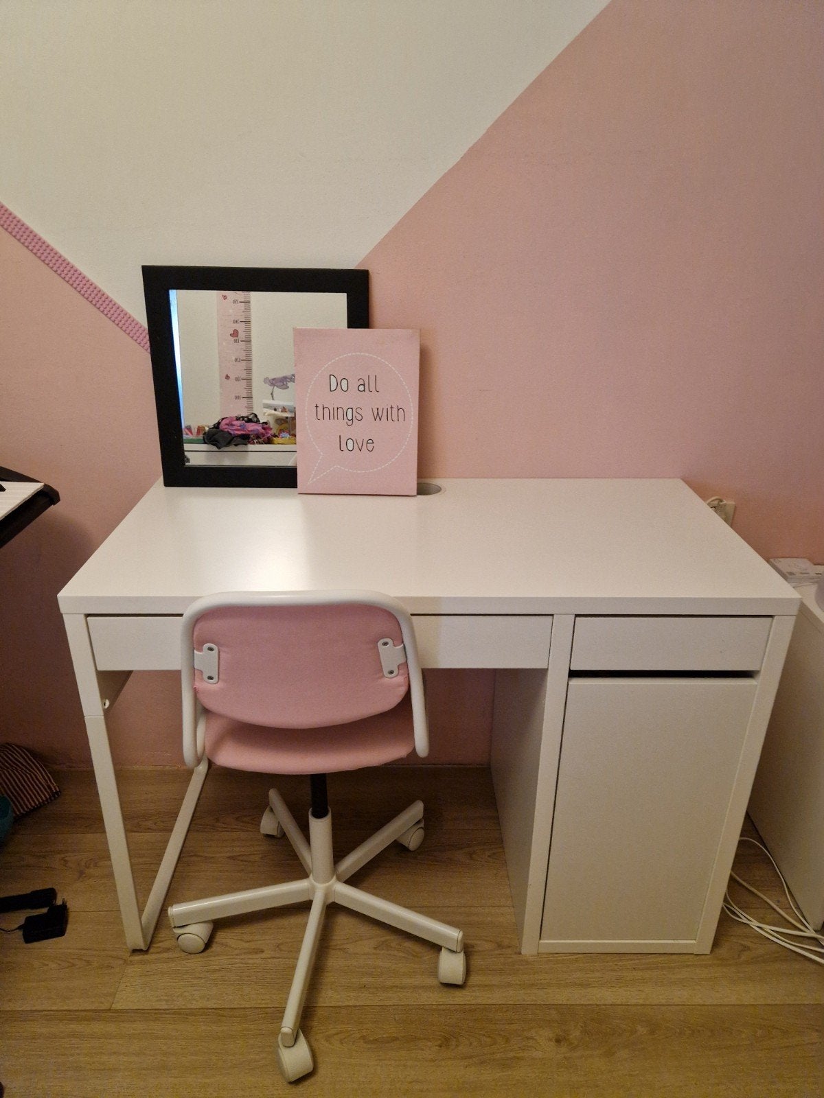 IKEA Micke bureau - Nette staat, Huis en Inrichting, Bureaus, Zo goed als nieuw, IKEA, Spaanplaat of MDF, Wit, Met lades, Opbergruimte