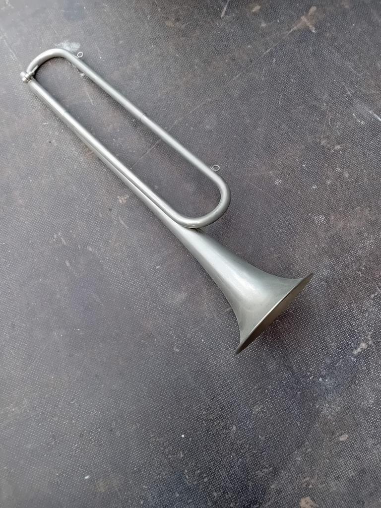 Oude Trompet / Signaalhoorn - Decoratief of voor verzamelaar, Muziek en Instrumenten, Blaasinstrumenten | Trompetten, Gebruikt