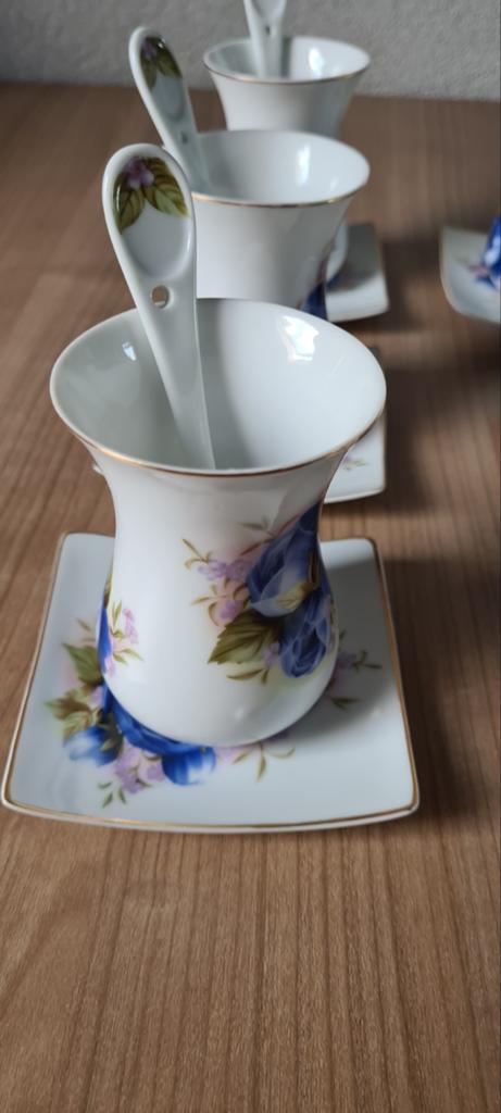 Set van 6 Turkse theeglazen met schoteltjes en lepels, Ophalen of Verzenden, Nieuw, Porselein, Compleet servies