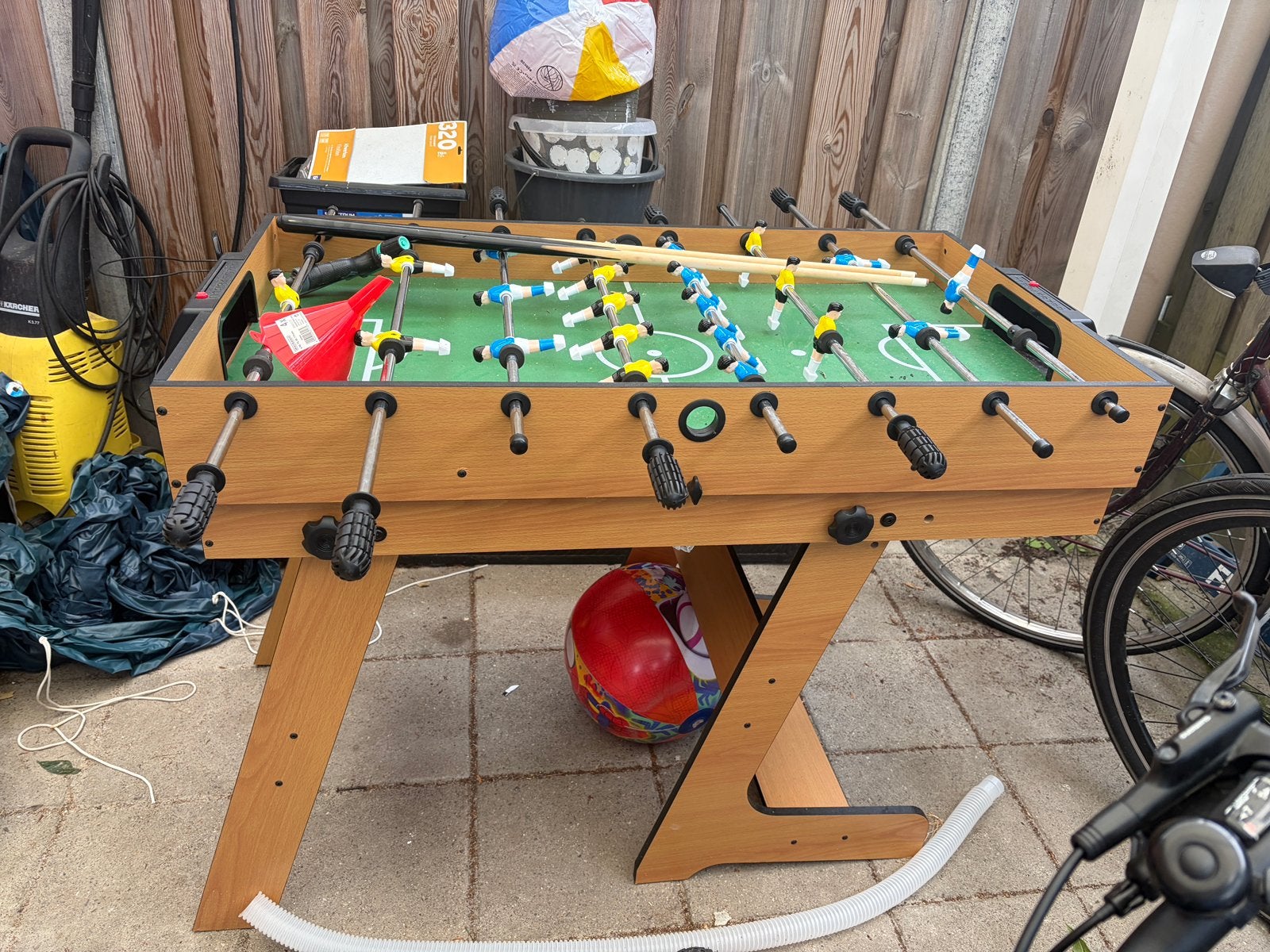 Voetbal en pooltafel bieden, Ophalen of Verzenden, Zo goed als nieuw