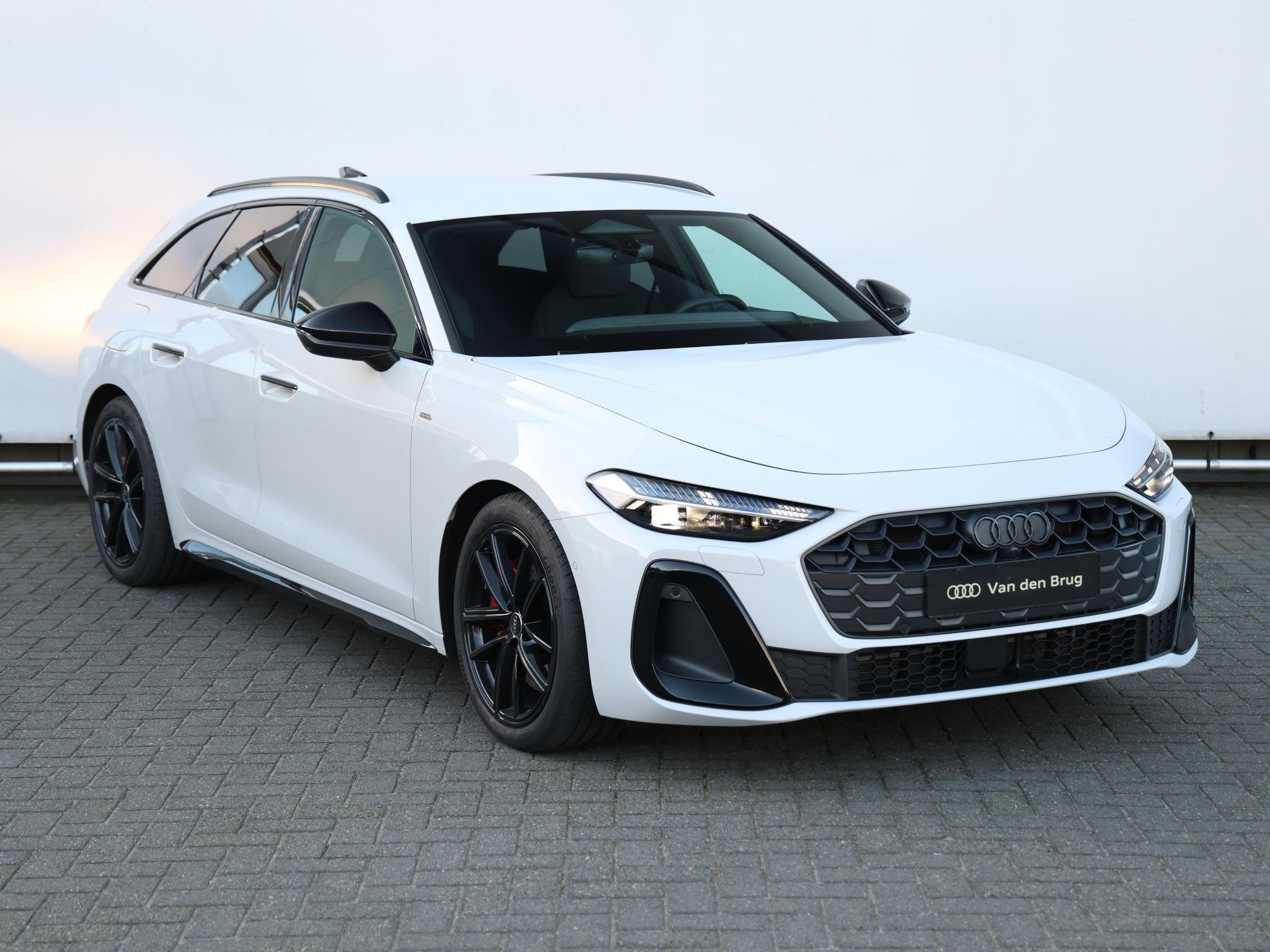 Audi A5 Avant 2.0 e-hybrid quattro S edition | Optiek zwart, Auto's, Stof, Gebruikt, 4 cilinders, 150 min