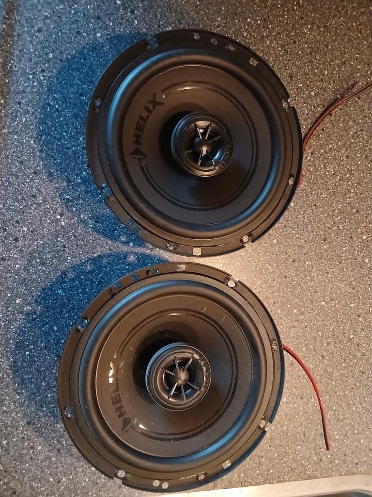 Te koop speaker  helix 120 wat, Ophalen, Zo goed als nieuw