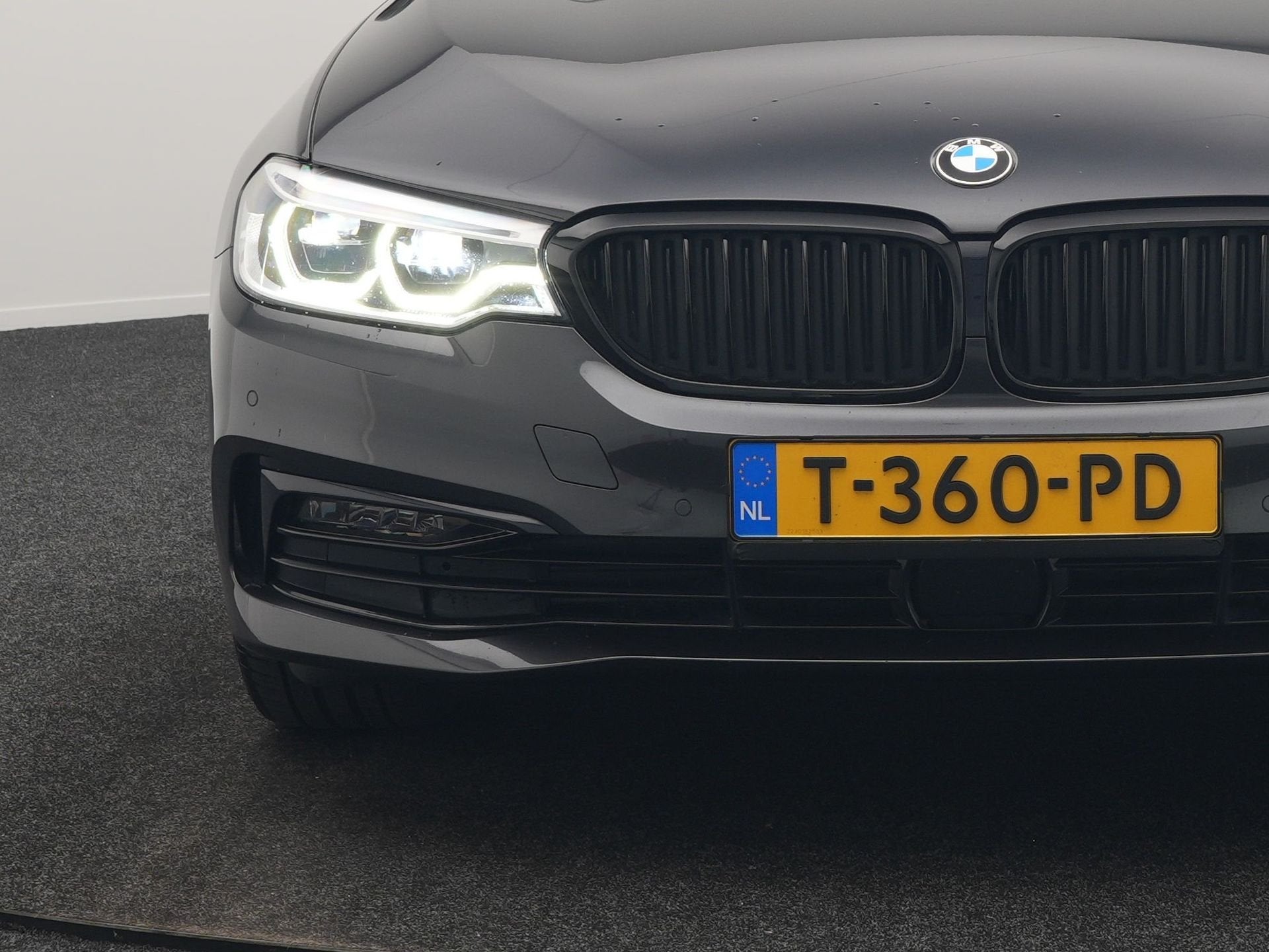 Foto 14 van BMW 5 Serie 530e iPerformance Sportline PHEV 252pk | Adaptiv