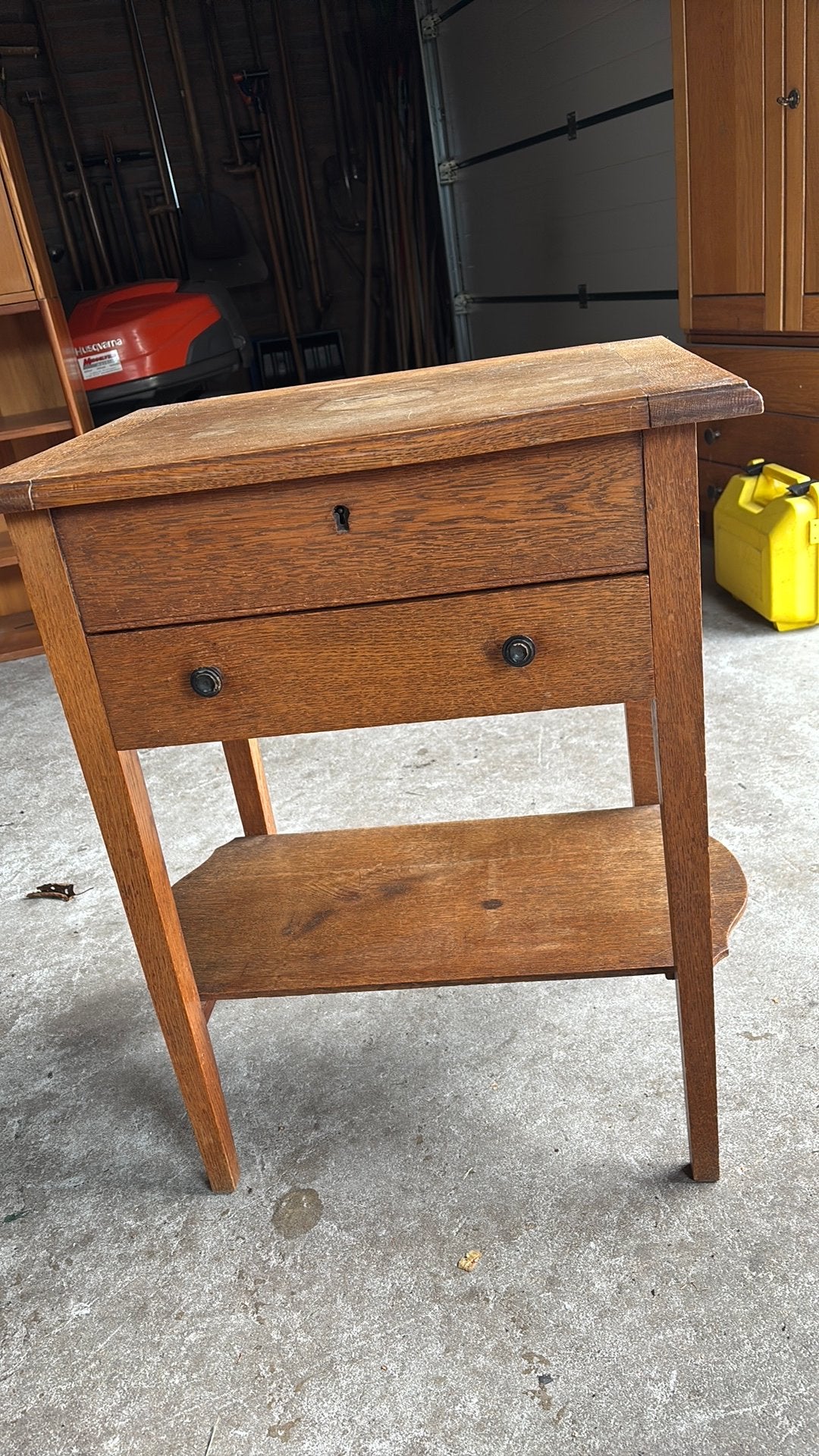 Vintage Tafel kastje, Huis en Inrichting, Kasten | Ladekasten, Ophalen, Minder dan 50 cm, Gebruikt, 1 of 2 laden