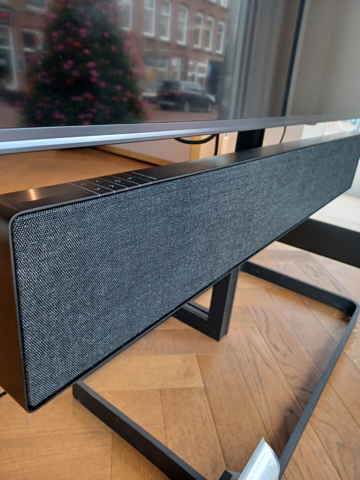 Bang & Olufsen Stage Soundbar Zwart - Demomodel, Bang & Olufsen a/s, Peter Bangs Vej 15, 7600 Struer, Denemarken, Zo goed als nieuw