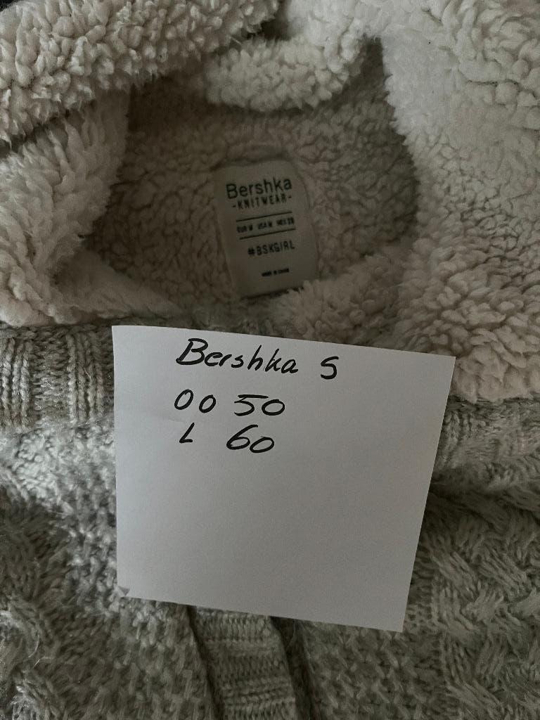 VEST BERSHKA MAAT M    5 EURO!!!, Kleding | Dames, Truien en Vesten, Maat 38/40 (M), Ophalen of Verzenden, BERSHKA., Grijs