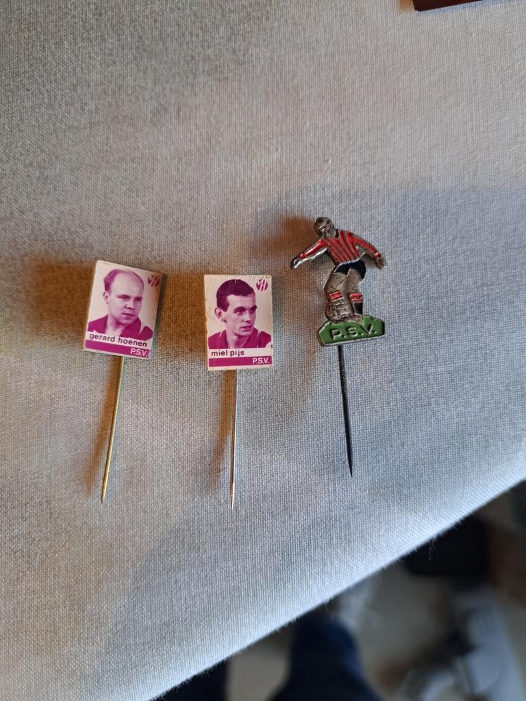 PSV pins jaren 60, Verzamelen, Speldjes, Pins en Buttons, Ophalen of Verzenden