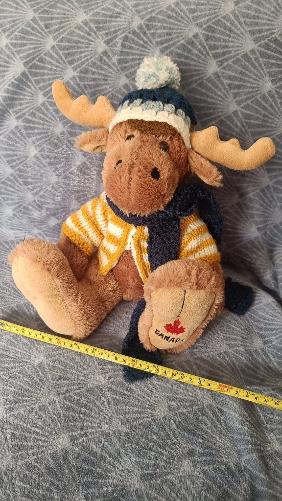 Knuffel eland met gehaakt kleding, Handgemaakt, Overige typen, Ophalen of Verzenden, Zo goed als nieuw