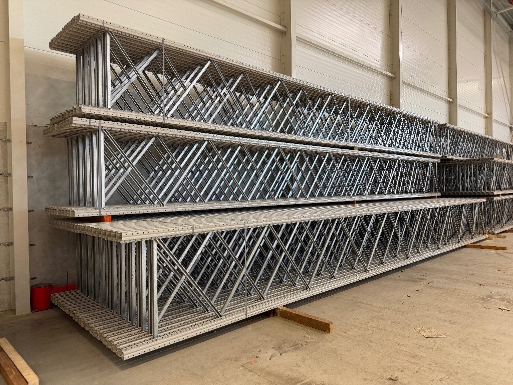 Stelling staanders 120 mm. breed / 10.450 mm. hoog., Ophalen of Verzenden