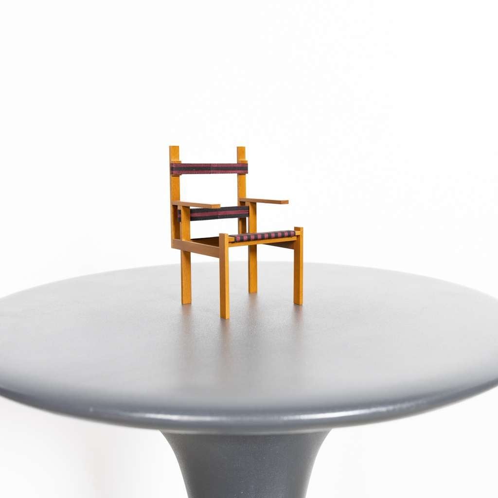 1x Vitra Miniatuur Lattenstuhl Stoel Bruin Hout/Stof