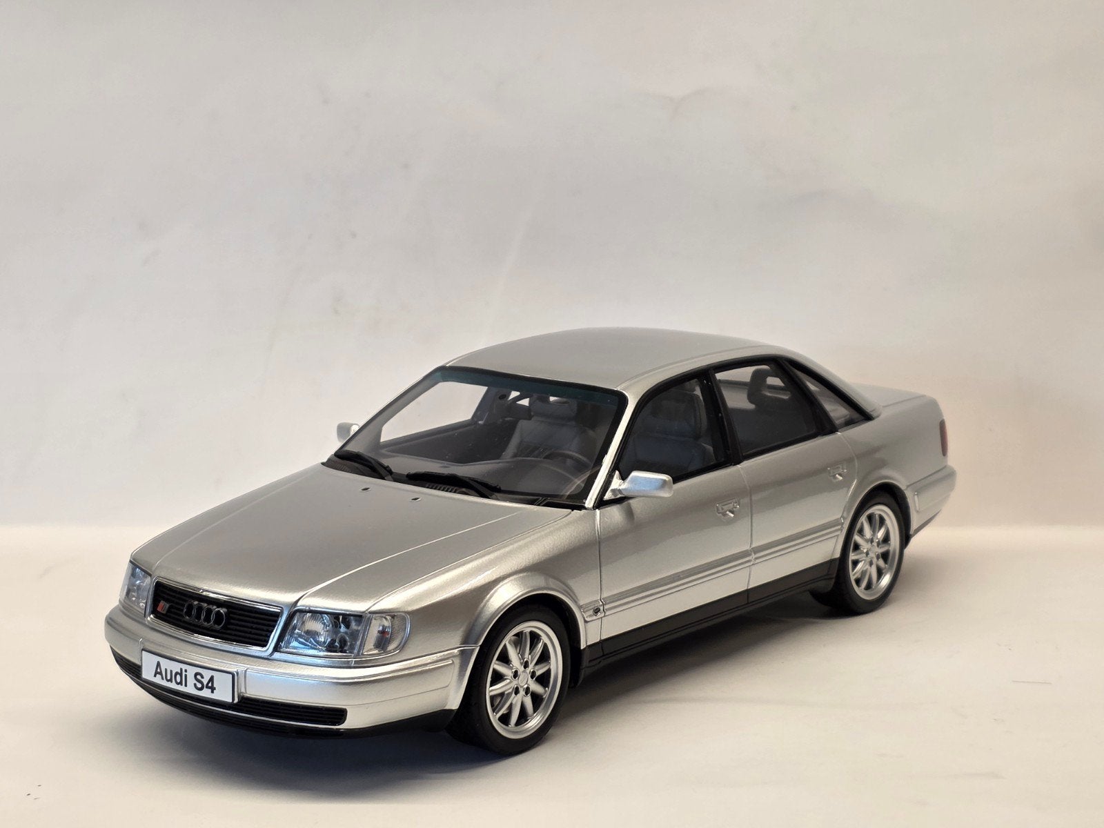 Ottomobile Audi S4 4.2 V8 C6 1:18, OttOMobile, Auto, Nieuw, Ophalen of Verzenden