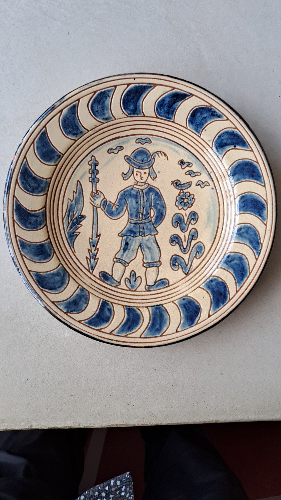 Antiek THOMAS BUXO Bord met Figuur, Ophalen of Verzenden