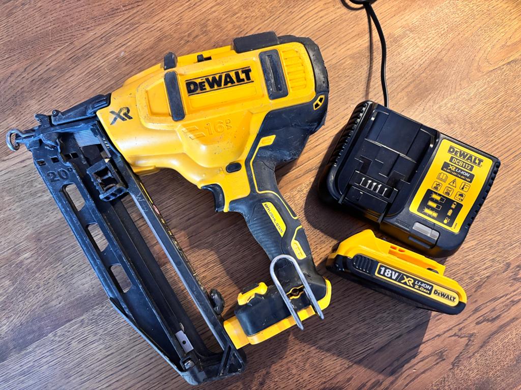 DeWalt dcn660 tacker afwerktacker DE Walt, Ophalen of Verzenden