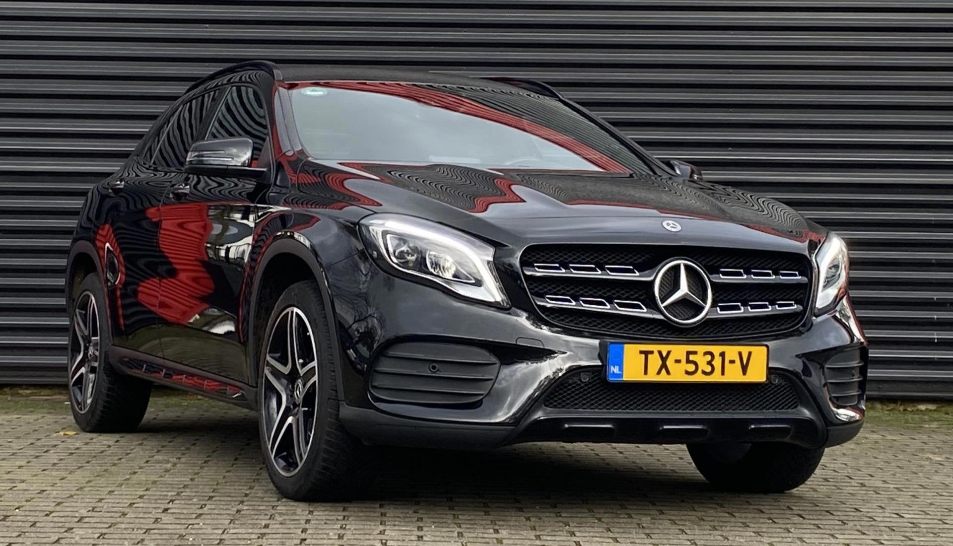 Mercedes-Benz GLA-klasse 200 Premium | AMG Line | Automaat |, Auto's, Dealer onderhouden, 15 km/l, Gebruikt, 715 kg
