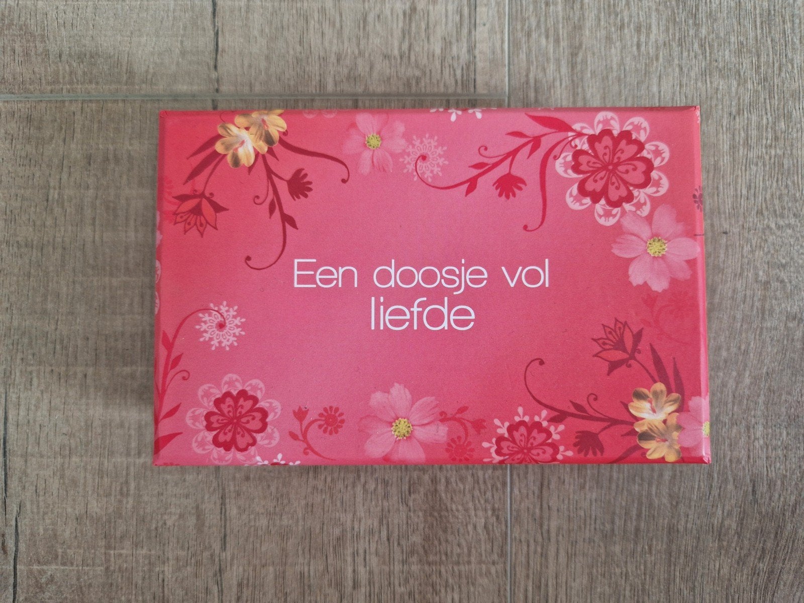 Een doosje vol liefde - Inspirerende liefdesspreuken, Ophalen of Verzenden, Zo goed als nieuw