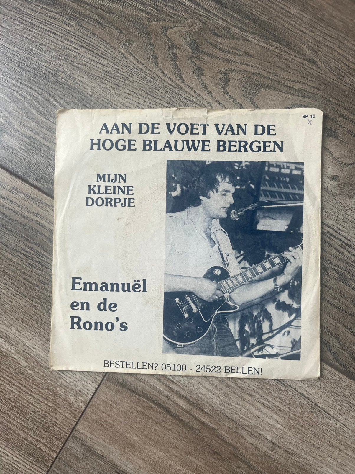 Emanuël en de Rono’s - aan de voet van de hoge blauwe bergen, Ophalen of Verzenden, Zo goed als nieuw, Overige formaten, Levenslied of Smartlap