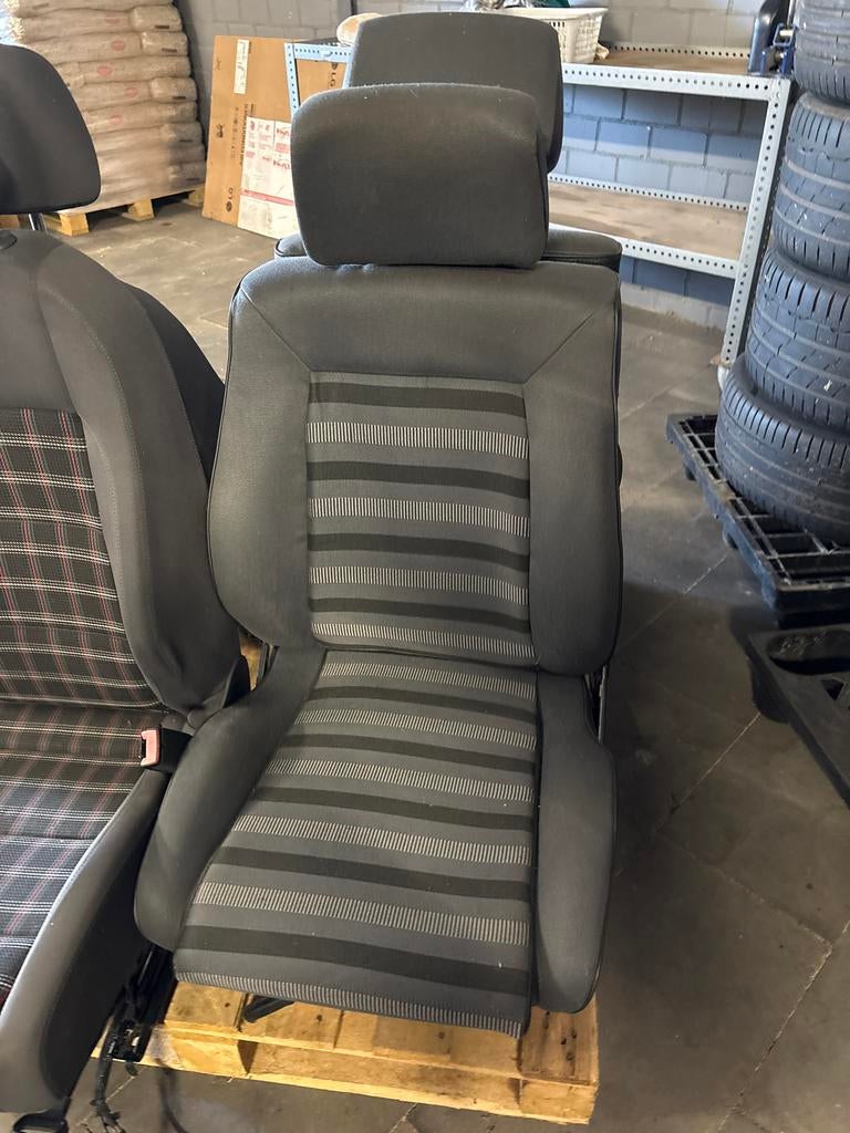 Volkswagen Golf GTI Autostoelen voorzijde met hoofdsteun, Auto-onderdelen, Ophalen, Gebruikt, Wolfsburg, Info@aircomobielservice.nl