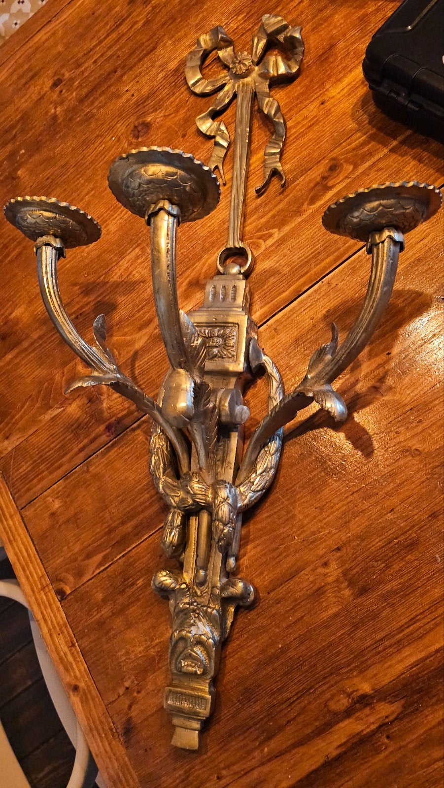 Antieke bronzen wandkandelaar met 3 armen, Ophalen of Verzenden, Koper of Brons