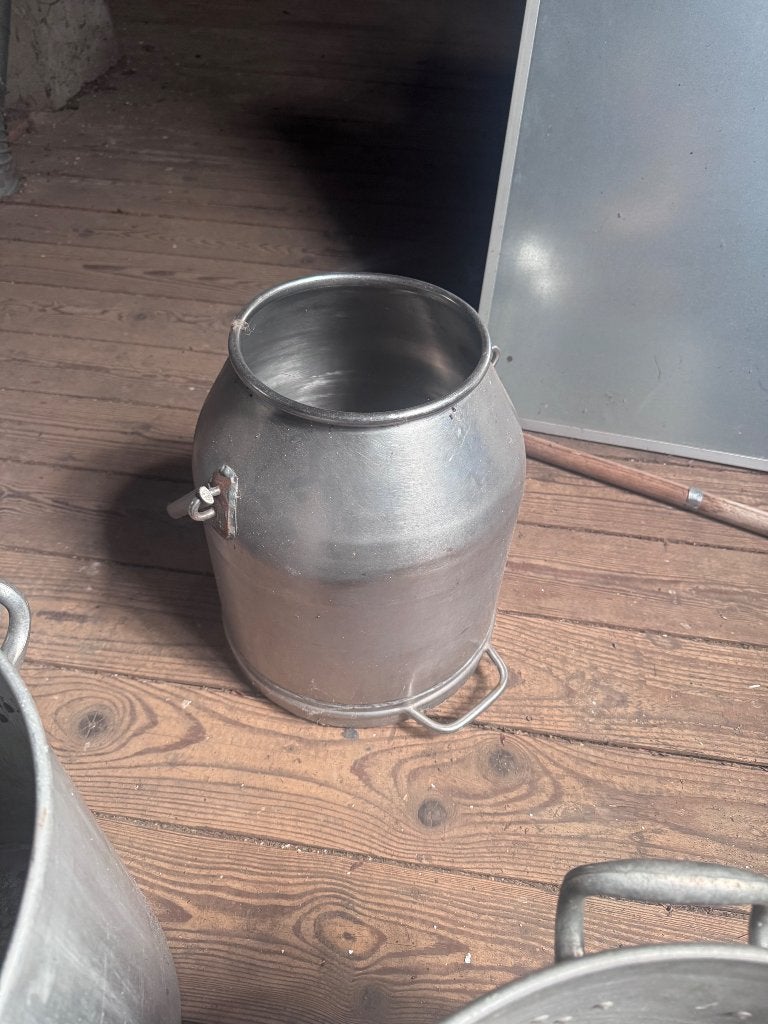 Diverse grote metalen emmers, pannen, Ophalen