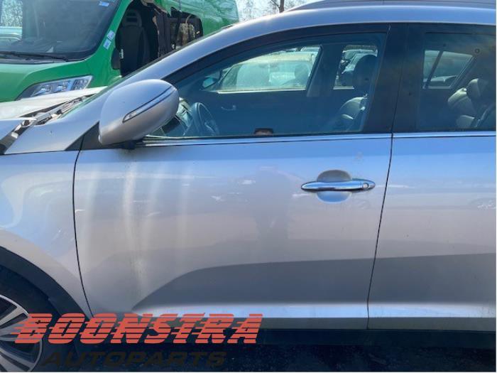 Portier 4Deurs links-voor van een Kia Sportage (Sportage 10-, -, Deur, -, Ophalen of Verzenden