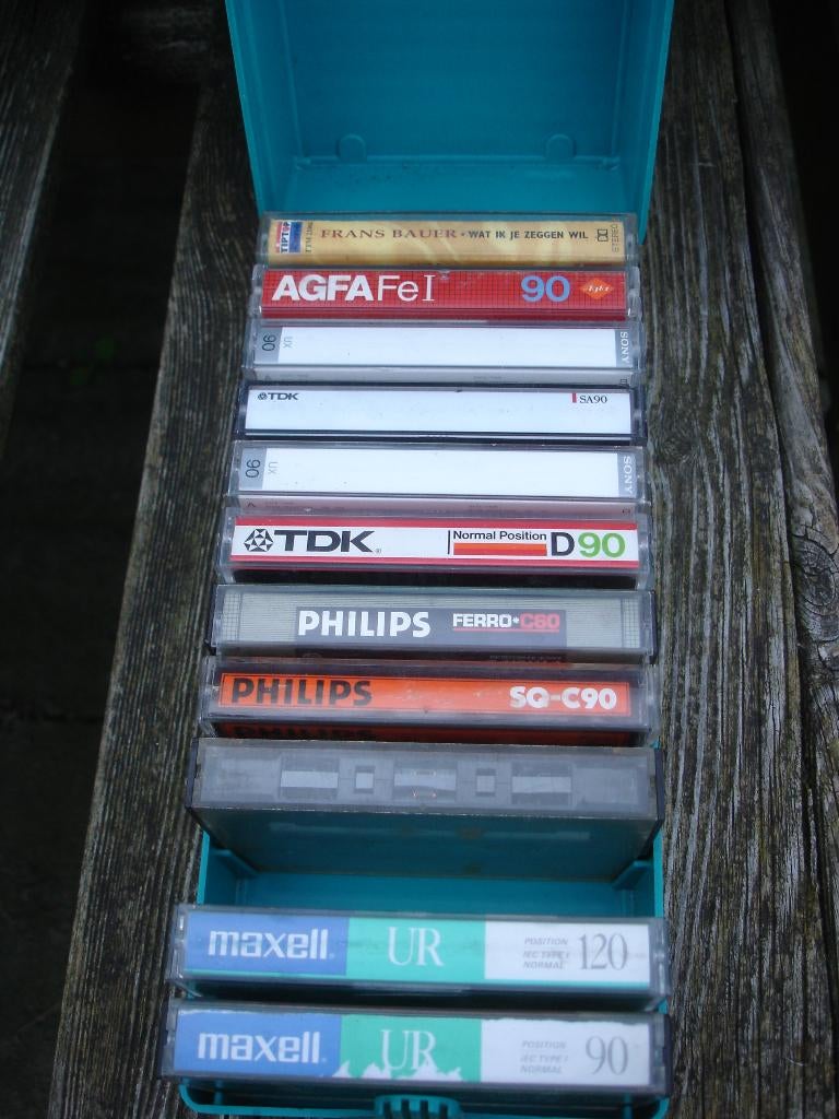 11 x cassettebandje + opberg box, Cd's en Dvd's, Cassettebandjes, Ophalen, Gebruikt, 2 t/m 25 bandjes, Overige genres
