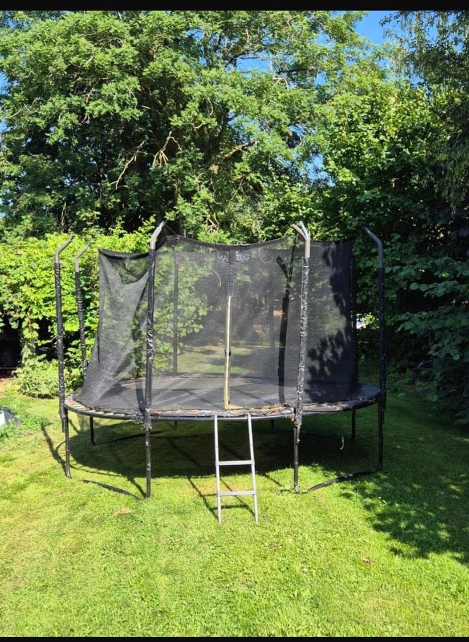 Trampoline zwart, Ophalen, Gebruikt