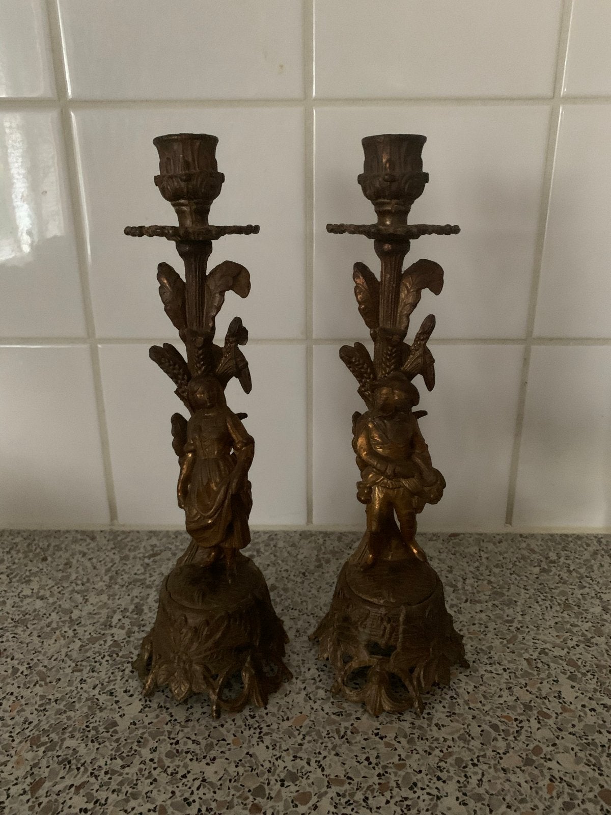 Antieke koperen kandelaars met figuren, Ophalen, Koper of Brons