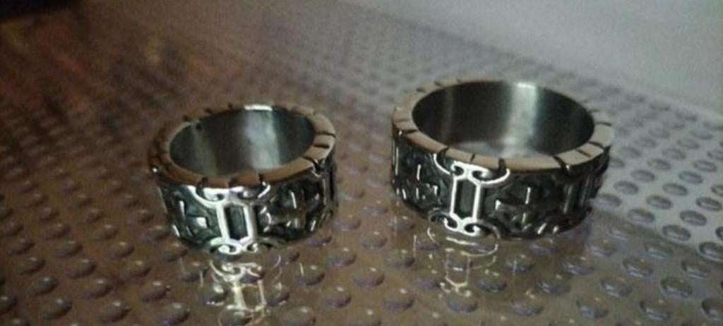10 stuks ringen Outlaws Amsterdam, Gebruikt, IJzer of Staal, 19 tot 20, Heer