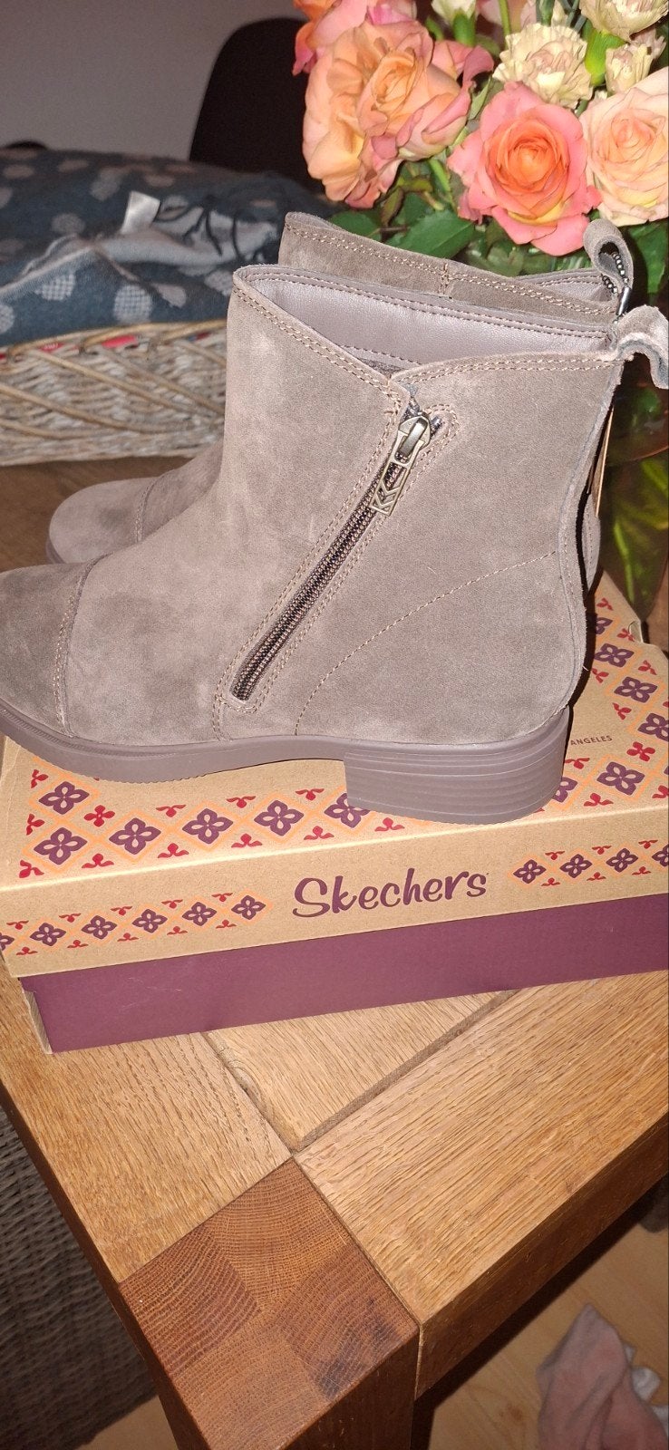Nieuwe Skechers enkellaarzen maat 39, Skechers, Beige, Lage of Enkellaarzen, Nieuw