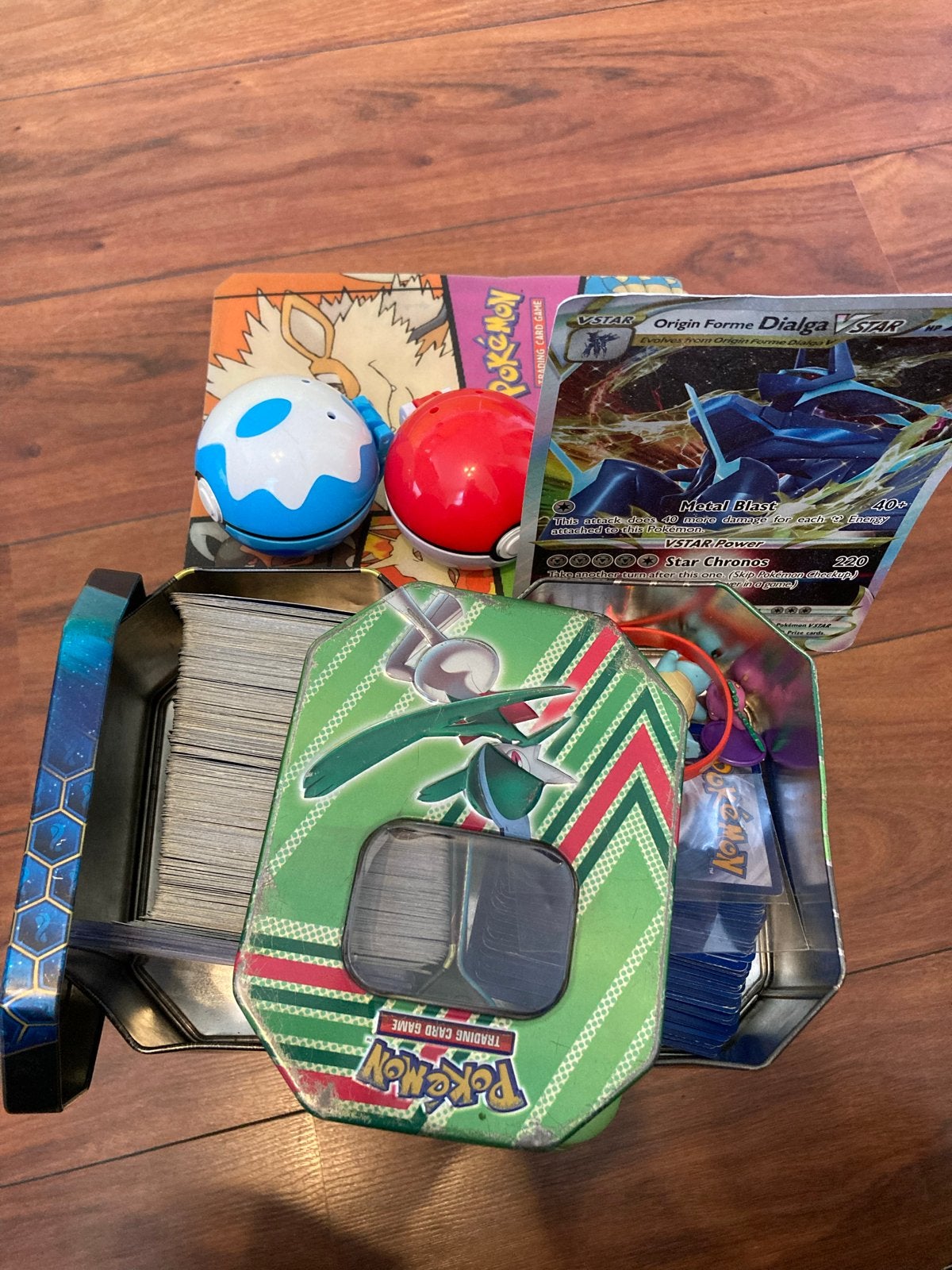 Pokémon Kaarten Collectie met Tin Boxen en Accessoires, Hobby en Vrije tijd, Verzamelkaartspellen | Pokémon, Ophalen of Verzenden