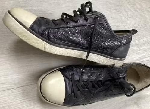 Zwarte schoenen maat 42 van UGG, Kleding | Dames, Schoenen, UGG, Zwart, Ophalen of Verzenden, Sneakers of Gympen