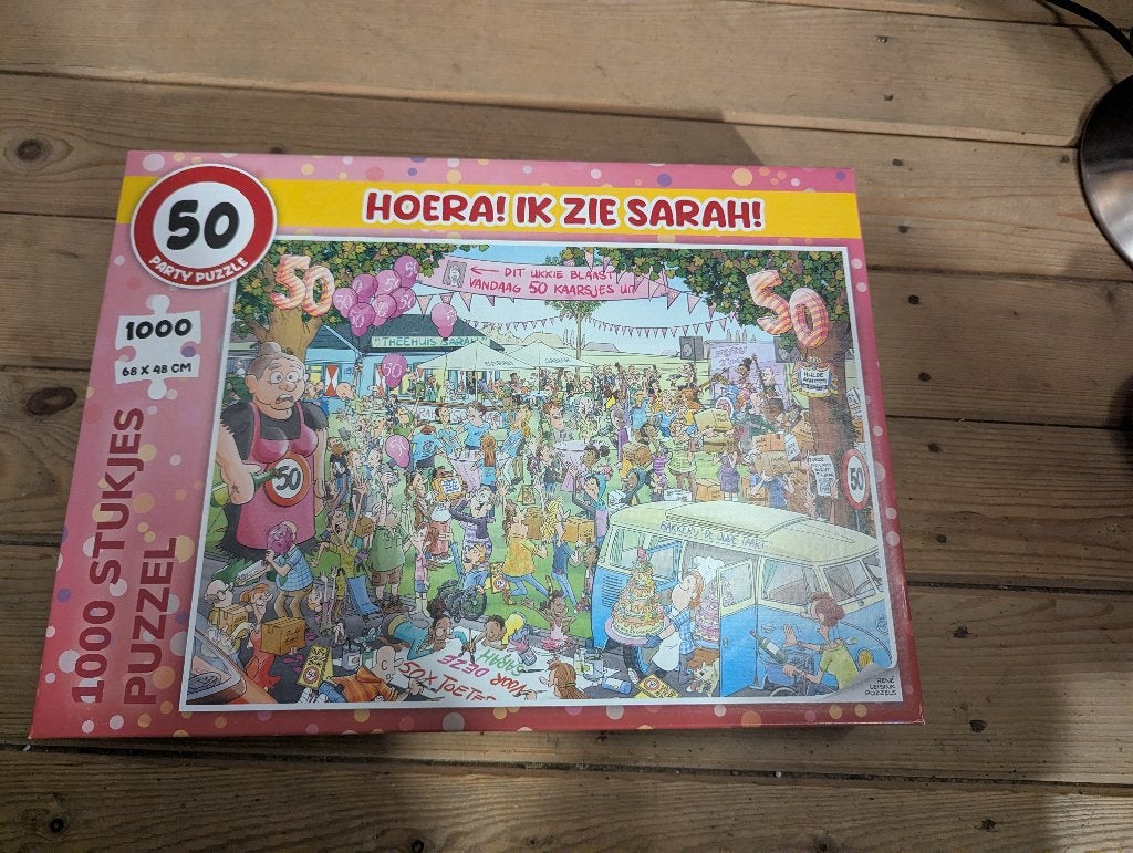 Puzzel hoera ik zie sarah, Hobby en Vrije tijd, Denksport en Puzzels, Ophalen, 500 t/m 1500 stukjes, Nieuw, Legpuzzel