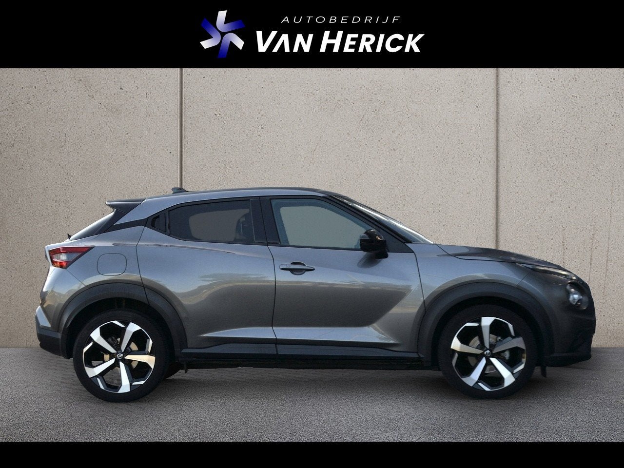 Foto 3 van Nissan Juke 1.0 DIG-T Tekna Automaat | Navigatie | Stoelverw