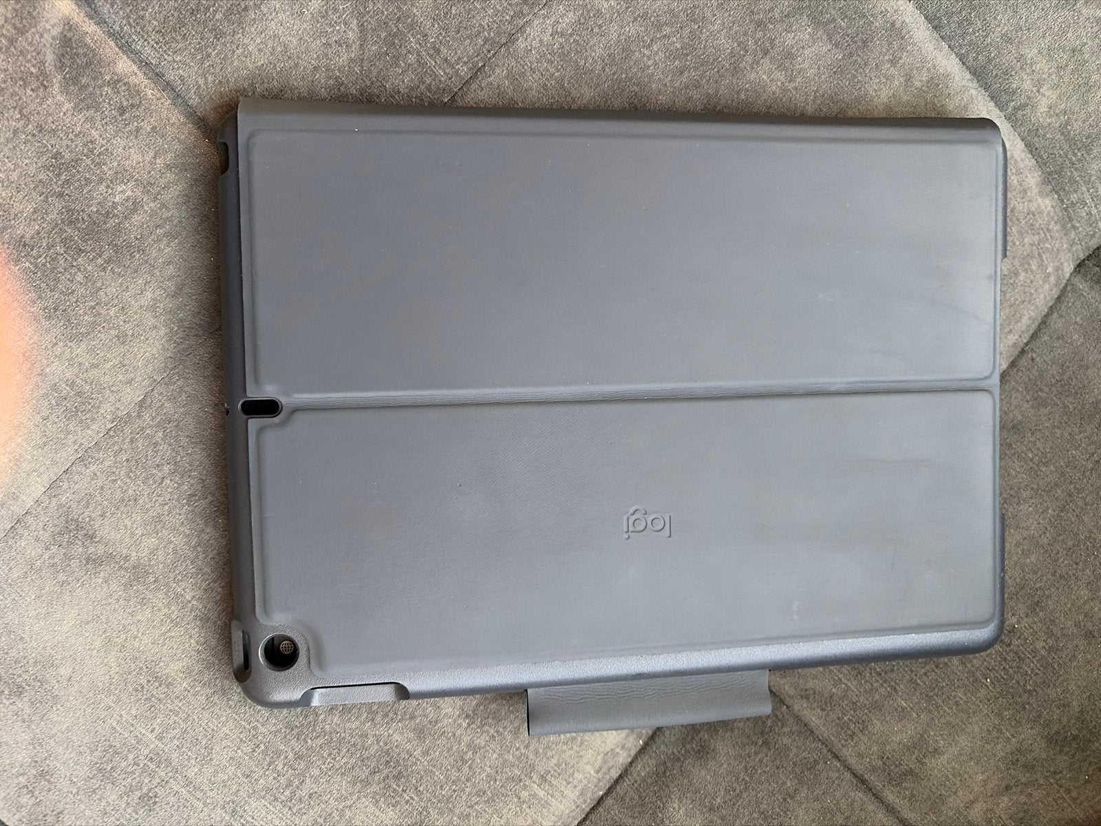 Logitech apple ipad hoes met toetsenbord, Computers en Software, Ophalen of Verzenden, Gebruikt, 10 inch