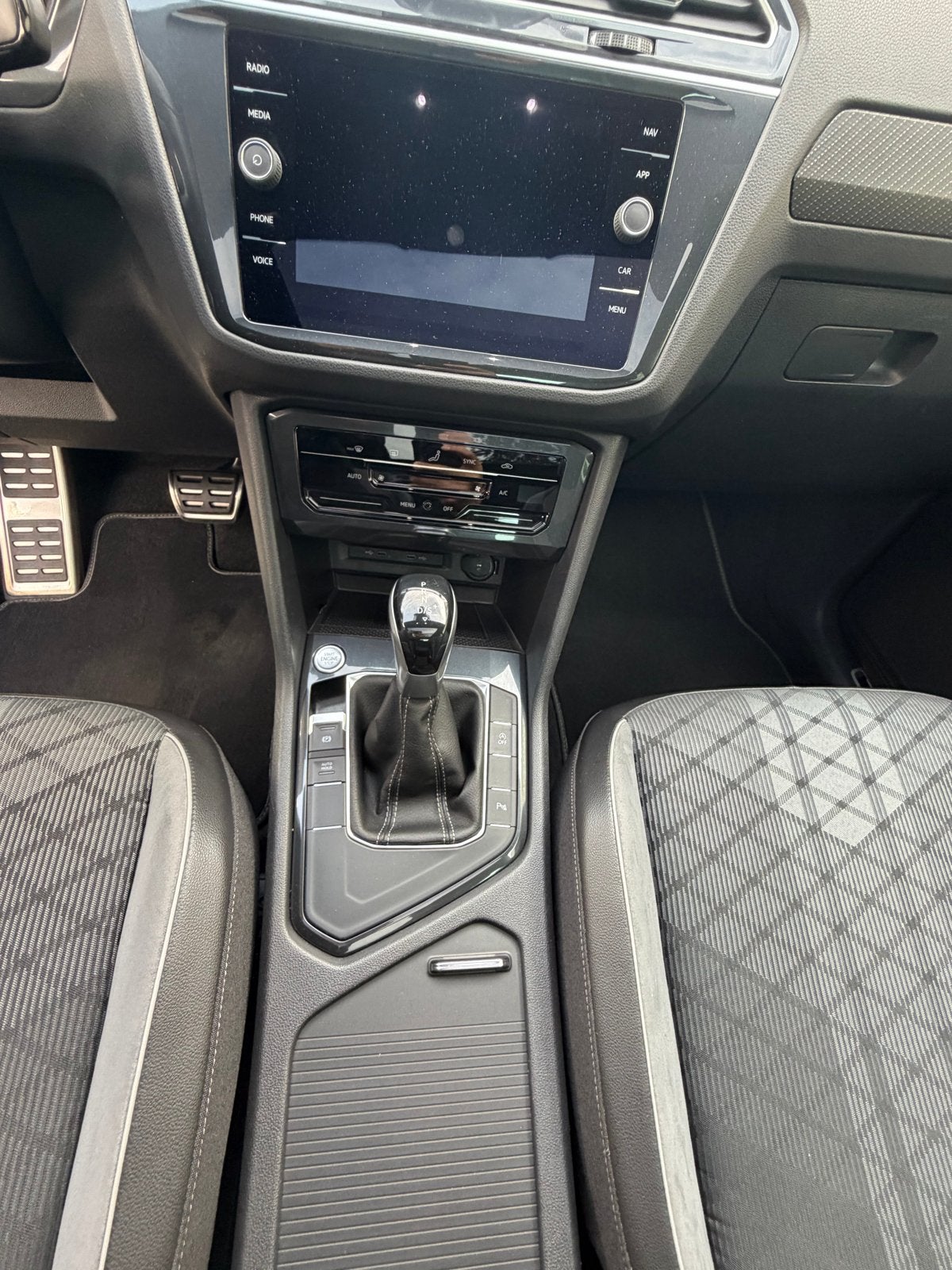 Foto 9 van Volkswagen Tiguan 1.5 TSI ACT 150pk DSG 2021 Grijs