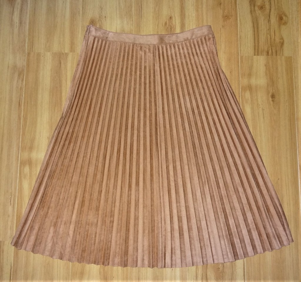 Nieuw: plissé midi rok Yessica suèdine cognac bruin mt 44, Kleding | Dames, Ophalen, Bruin, Yessica, Maat 42/44 (L)