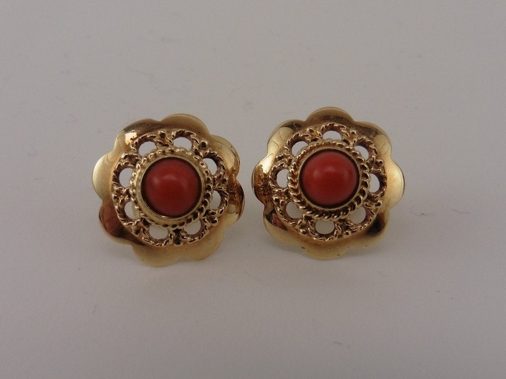 Gouden oorknopjes met bloedkoraal                        G45, Gebruikt, ., Ophalen of Verzenden, .