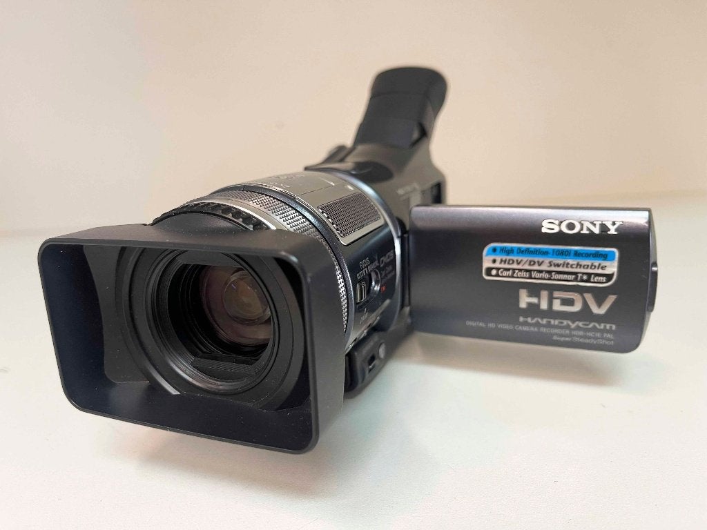 Foto 5 van Sony HDR-HC1E Digitale HDV/MiniDV Handycam-lees advertentie