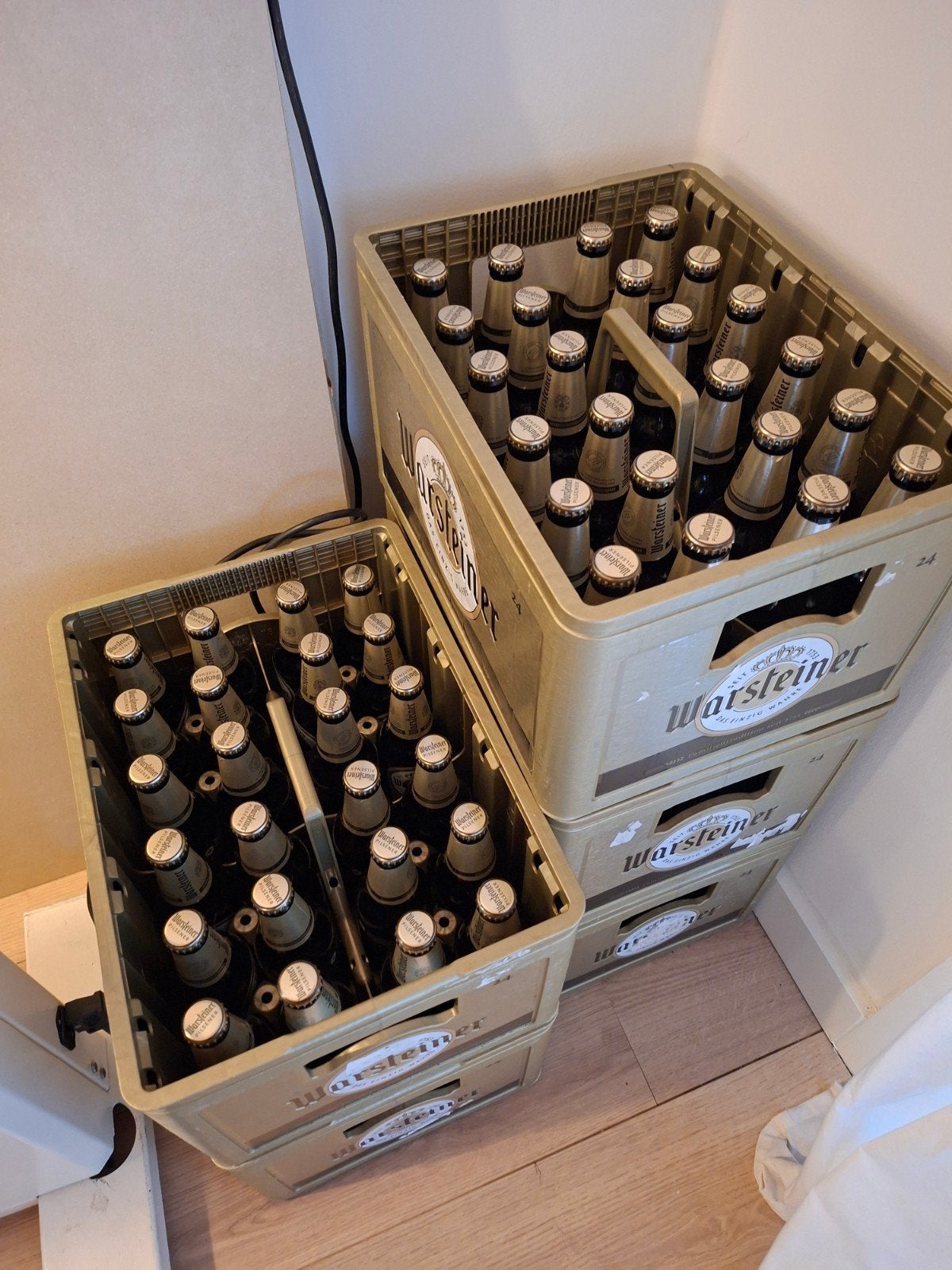 3 kratten warsteiner bier, Verzamelen, Ophalen, Overige merken