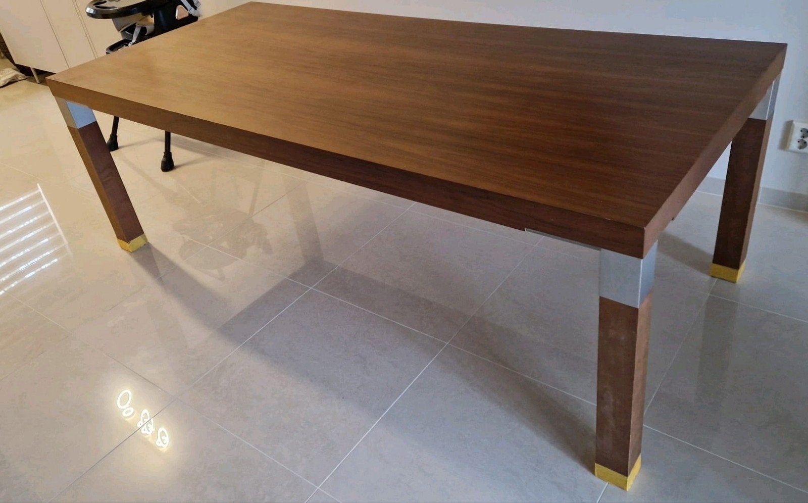 Eettafel 220cm - Modern design - gratis ophalen in utrecht, Huis en Inrichting, Gebruikt, 200 cm of meer, 50 tot 100 cm, Vijf personen of meer